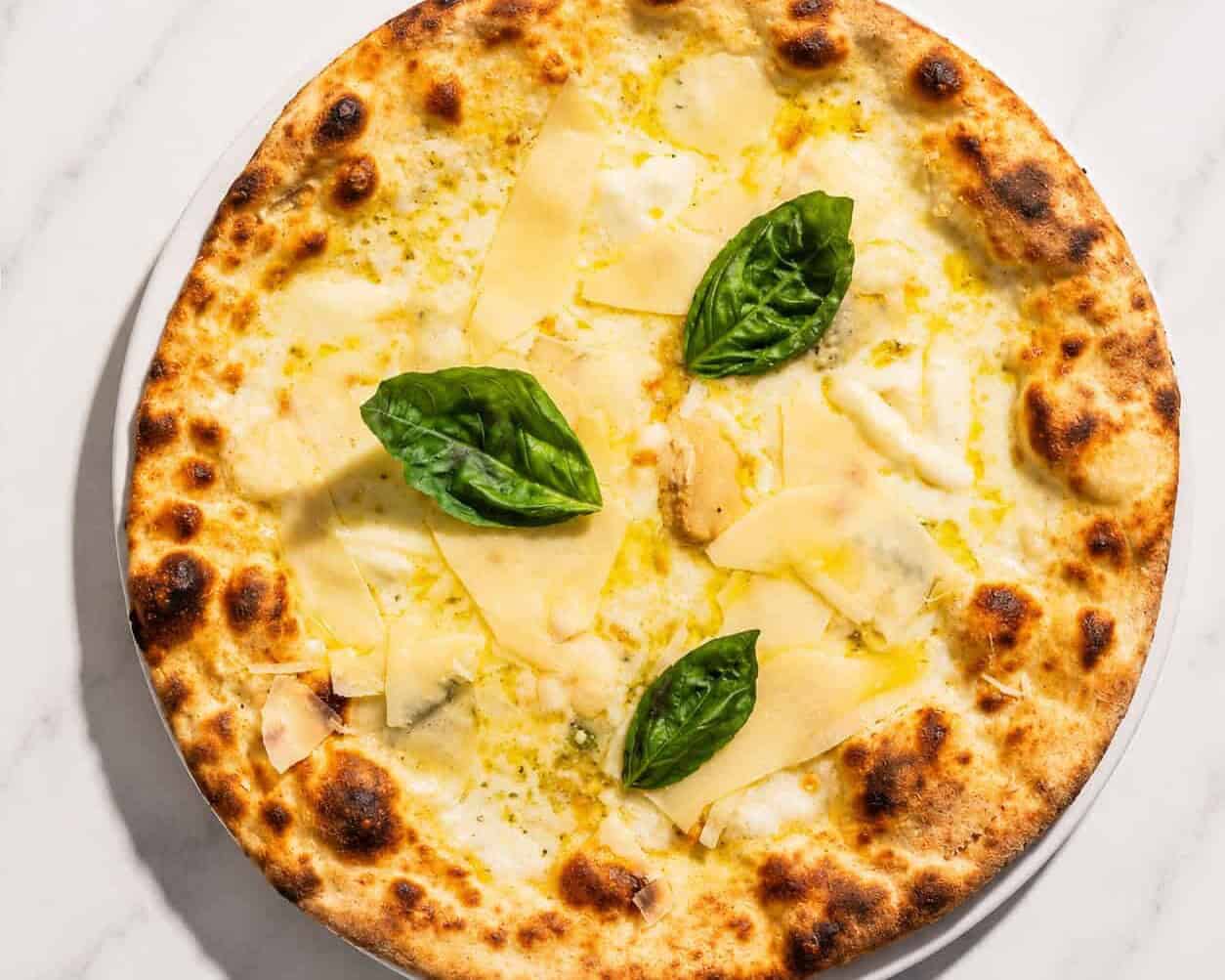 Quattro Formaggi Pizza