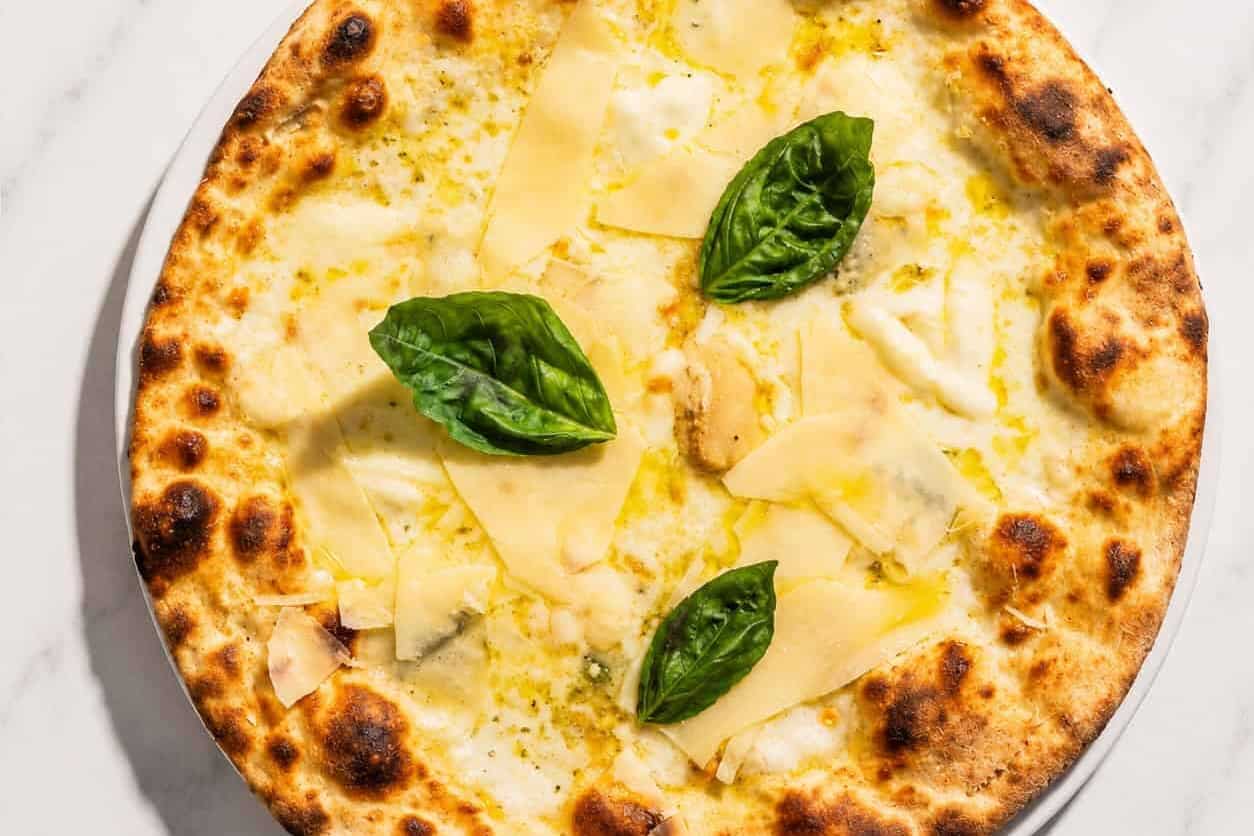 Quattro Formaggi Pizza